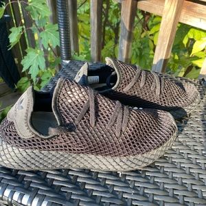 Deerupt Double Black